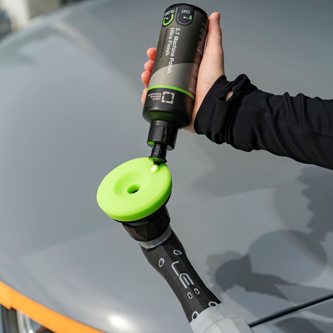 Poliermaschine Creme auftragen